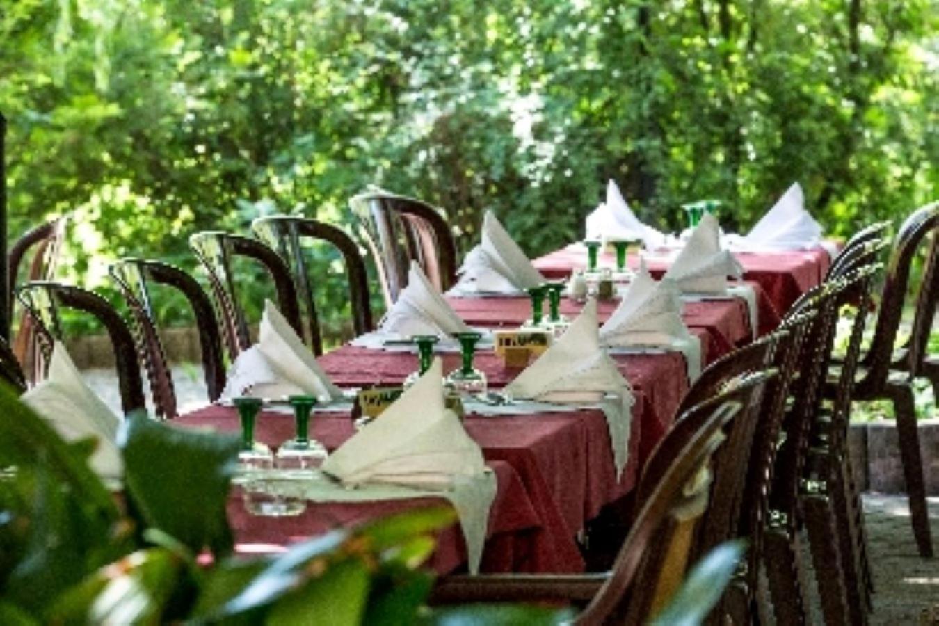 Hotel Restaurant Pavillon Carina Gap Bagian luar foto
