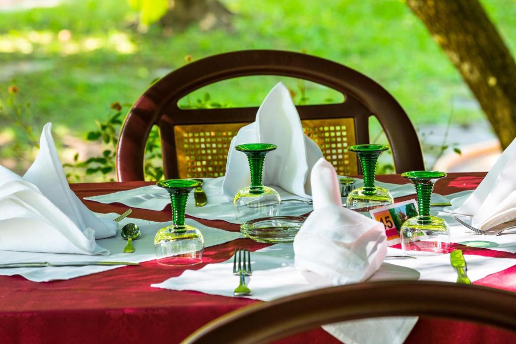 Hotel Restaurant Pavillon Carina Gap Bagian luar foto